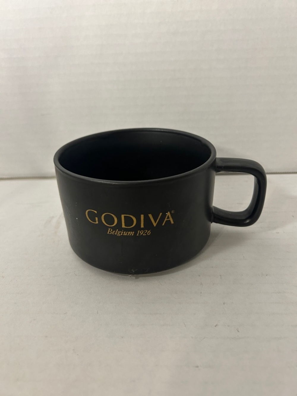 Diva Black Mug with Gold Logo